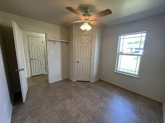 3rd image of 3503 Ennis Dr