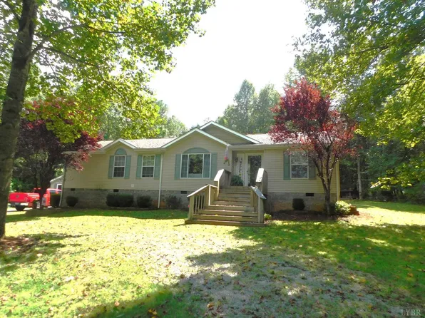 300 Greenhouse Rd, Glade Hill, VA 24092