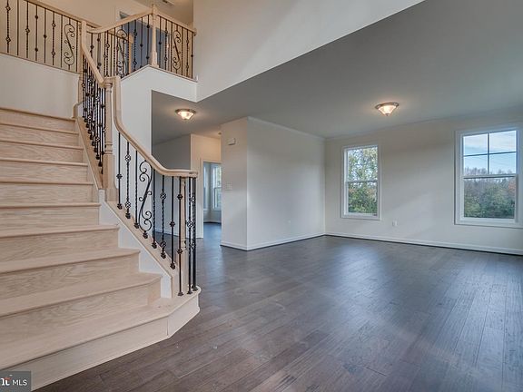 2nd image of 499 Joshua Rd