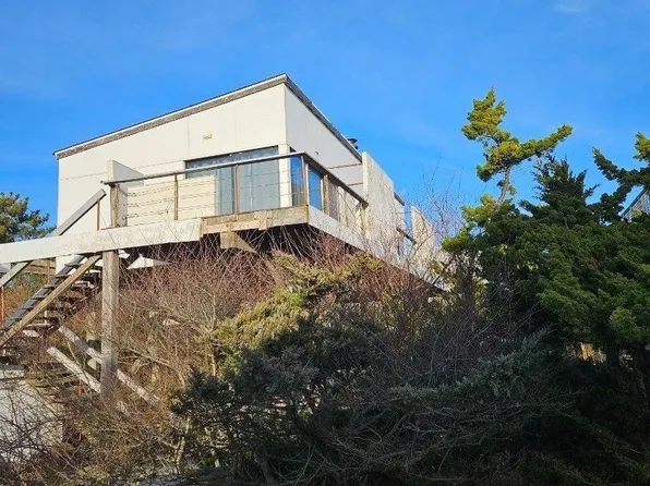 65 Island Walk, Lonelyville, NY 11706