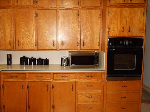 4th image of 2405 N Glen Dr