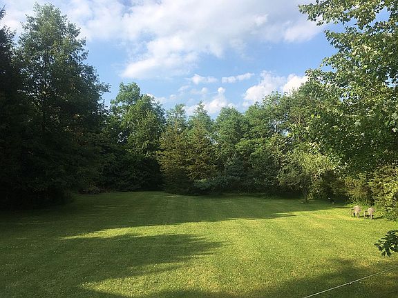3rd image of 950 Fickes Rd