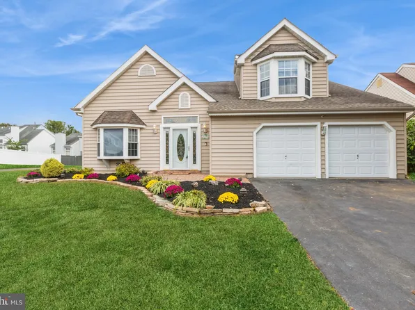 19 Bailly Dr, Burlington, NJ 08016