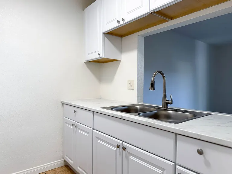 3781 Marlborough Ave — Photo 5