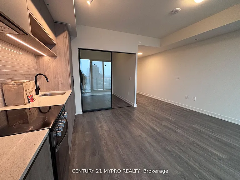 181 Sterling Rd #818 — Photo 3