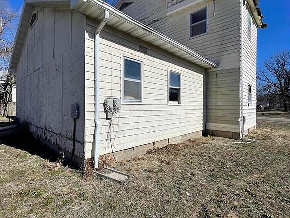 3rd image of 309 S Osage St