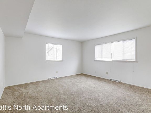 3rd image of 2000 N Mattis Ave #8163822