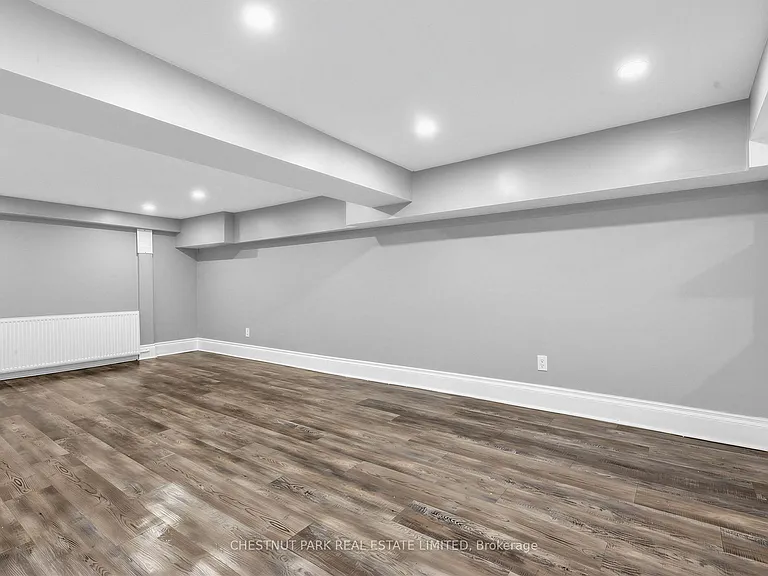 1 Kingswood Rd #R — Photo 17