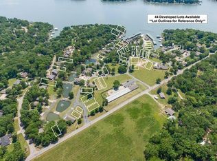 313 Lodges At Melody Point, Grove, OK 74344