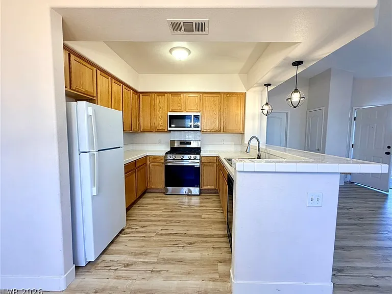9901 Trailwood Dr #2004 — Photo 10