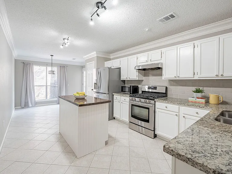 23 E Stony Bridge Cir — Photo 13