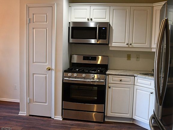 3rd image of 28 Kayser Ln