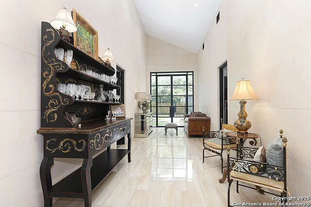 4 bed, 4.5 bath, 2418 sqft, $6,800 — Photo 4