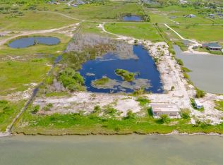 502 E Sagebrush St, Rockport, TX 78382