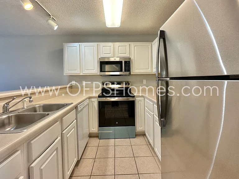 959 Scenic Oak Ln — Photo 4