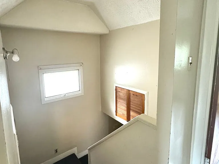 243 Clay Ave — Photo 3