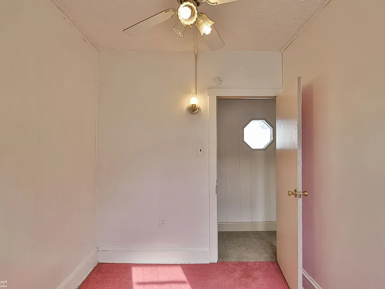 Catawissa St 50 W — Photo 17