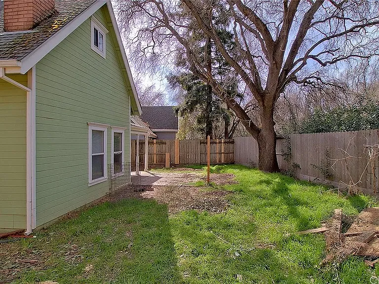 857 Victorian Park Dr — Photo 2