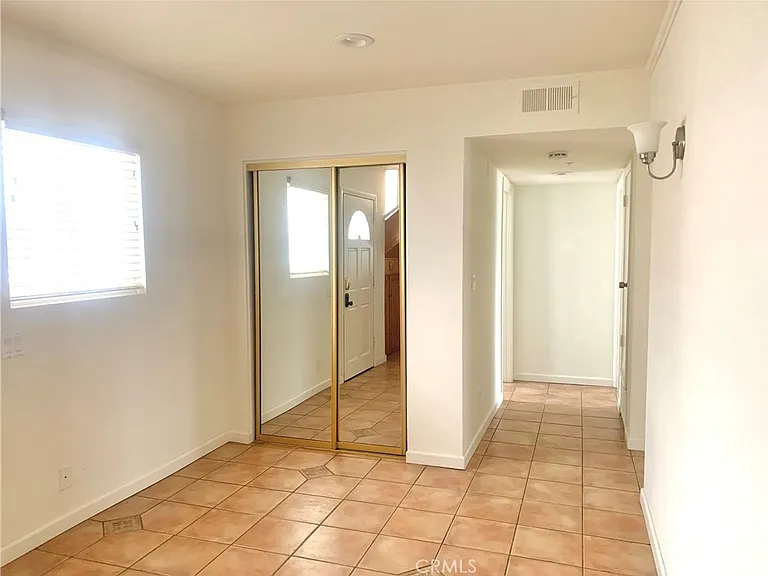 425 S Catalina Ave #4 — Photo 29