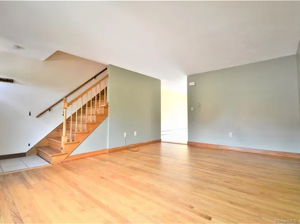 476 Woodbridge Street #1, Manchester, CT 06042