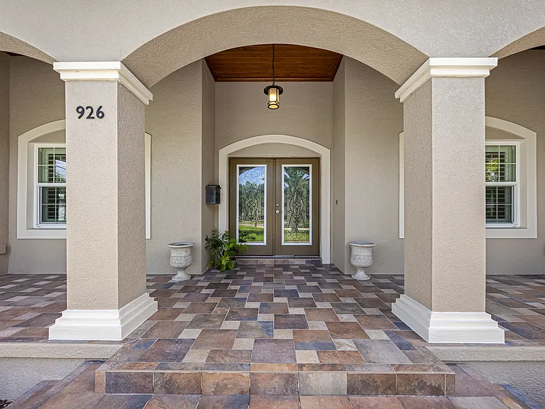 926 Cordova Blvd NE — Photo 3