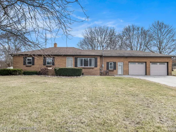 17801 Corunna Rd, Chesaning, MI 48616