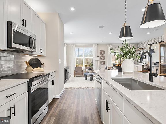 5th image of 7724 Harlow Cir