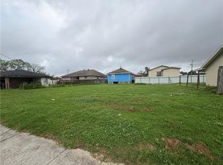 2020 Guerra Dr, Violet, LA 70092