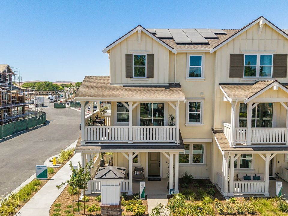 Amara at Arroyo Crossings by Trumark Homes I Livermore, CA