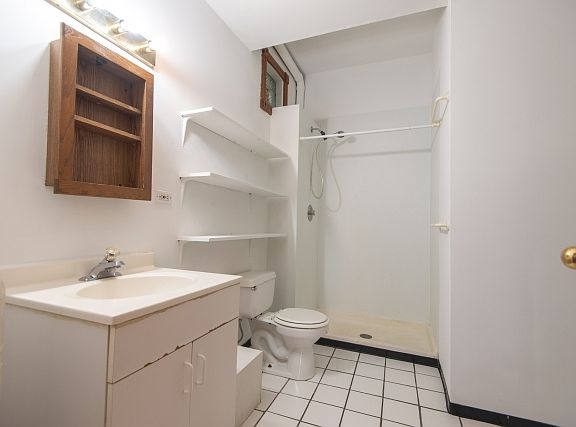 5th image of 3353 N Greenview Ave APT 1F