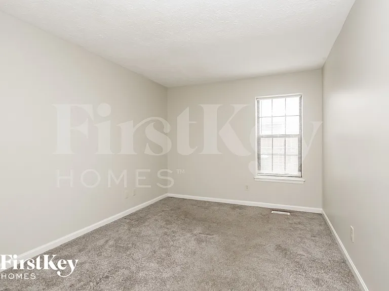 4496 Braemar Dr — Photo 13