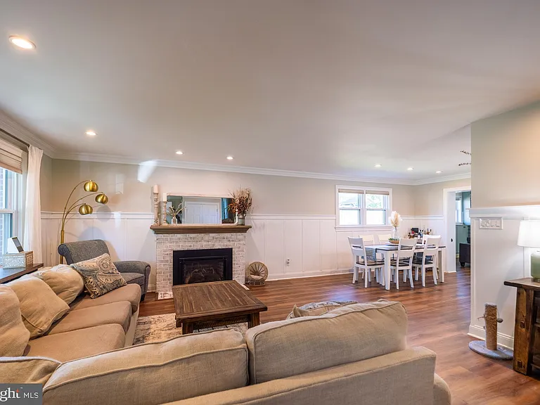 6712 New Hope Dr — Photo 3