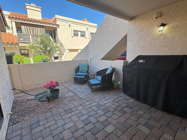 BBQ patio with seating (from Kitchen)