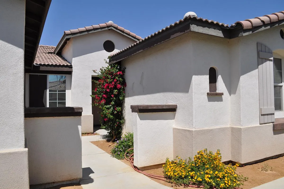 41527 Michelle Place — Photo 1