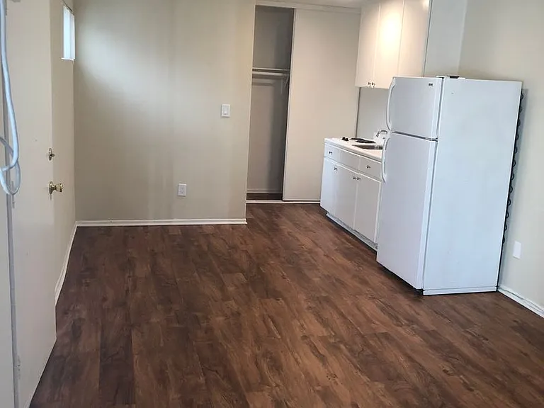 Park Granada Apartments — Photo 6