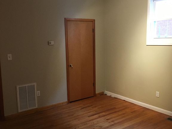 3rd image of 302 Grant St Unit 2