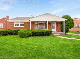6816 Mansfield St, Garden City, MI 48135