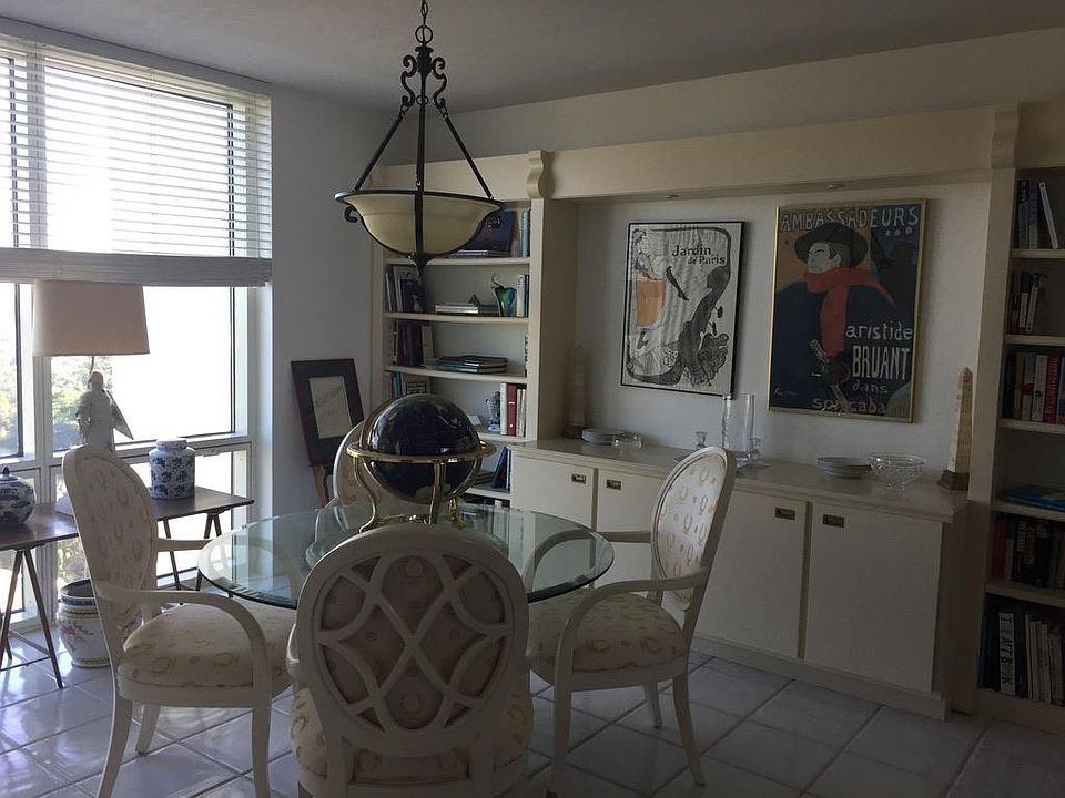 Dining room/ bookcase
