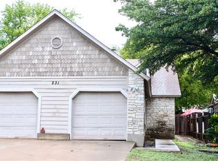 531 Cutty Trl APT B, Lakeway, TX 78734