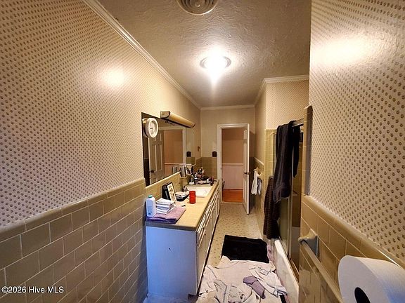 5th image of 303 W Pippen Street