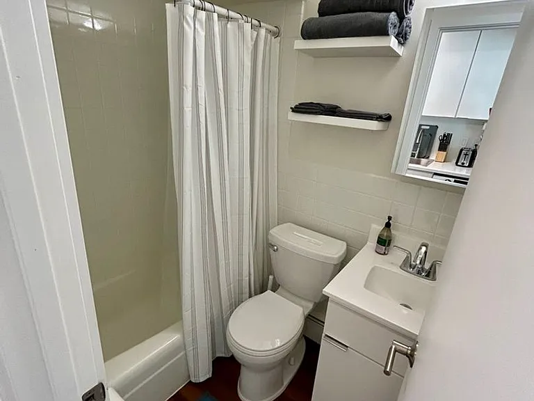 401 Chamberlain Ave — Photo 23