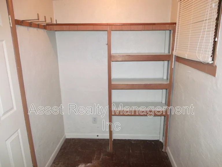 102 Wainwright Rd — Photo 20
