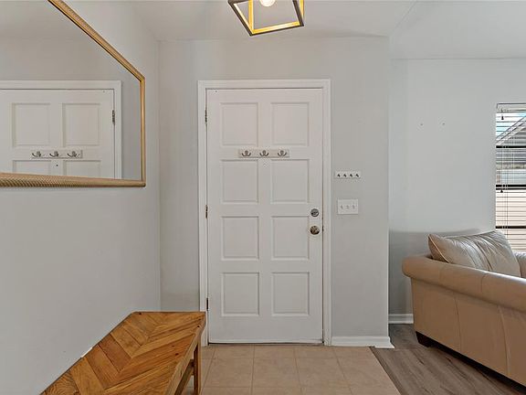 5th image of 10301 Yellow Pine Way