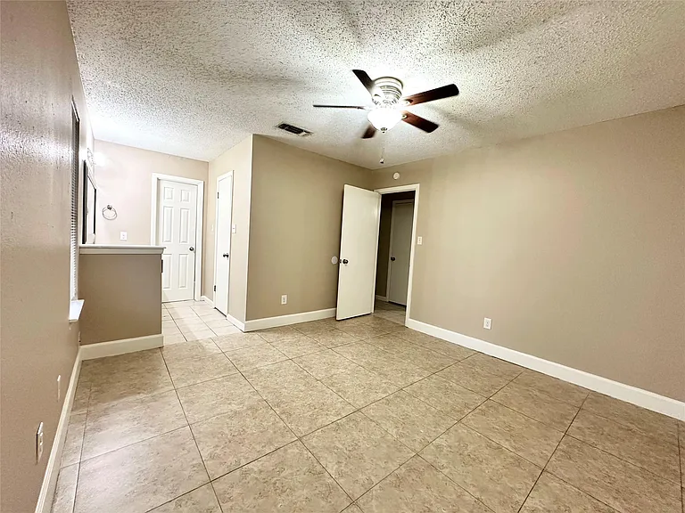 1611 Onion Creek Village Dr #A — Photo 16