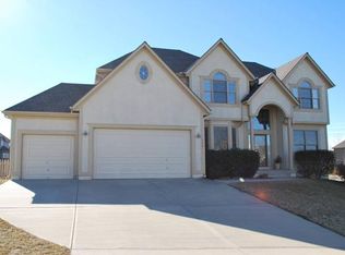 100 SE Chelsea Dr, Lees Summit, MO 64063