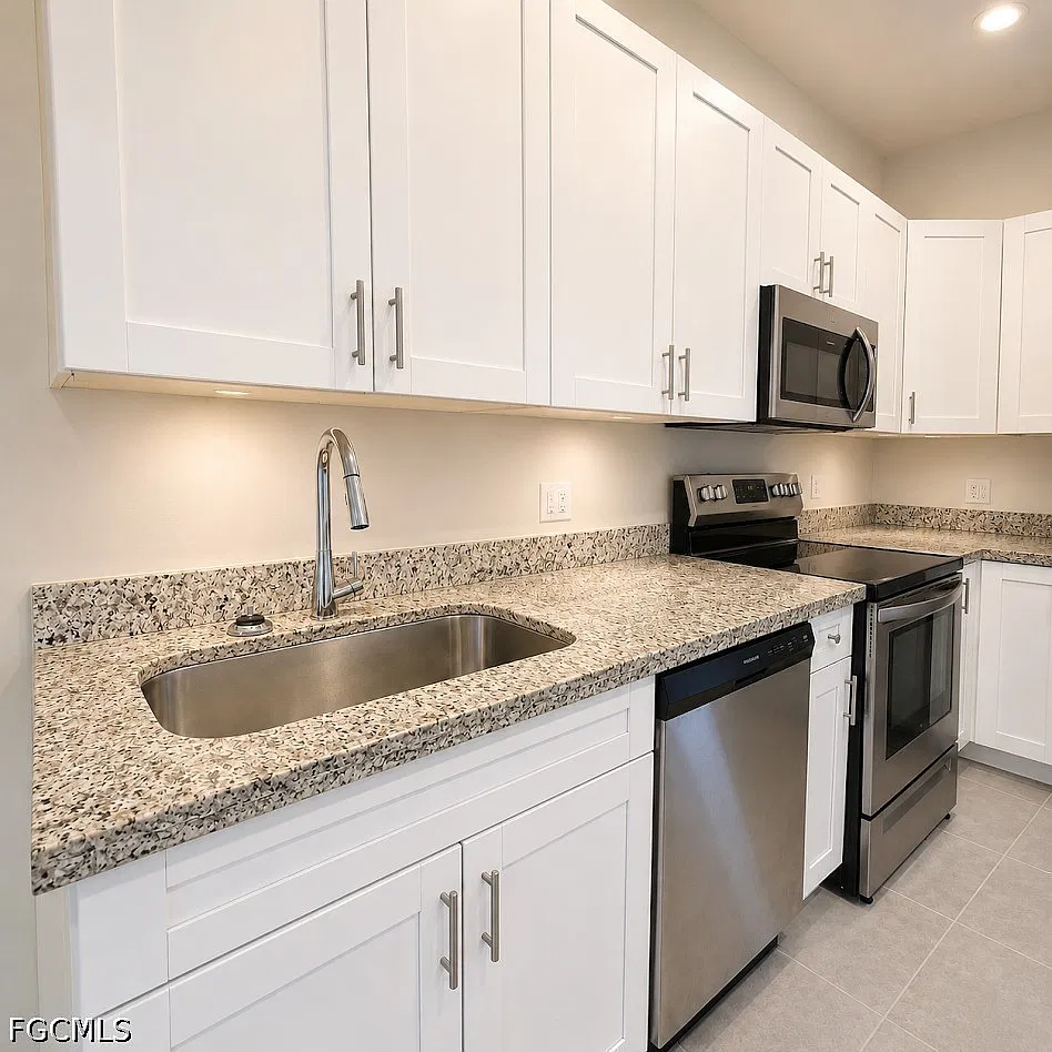 2 bed, 2.0 bath, 910 sqft, $1,295 — Photo 4