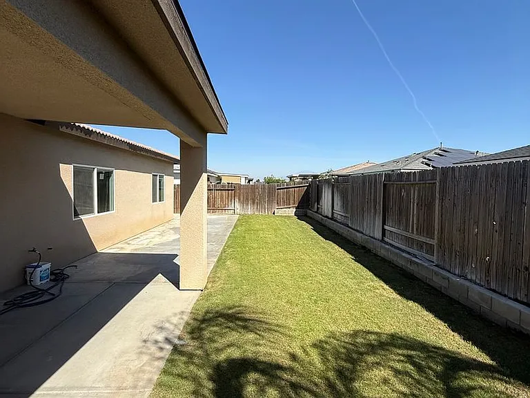 2717 Mercedes Dr — Photo 23