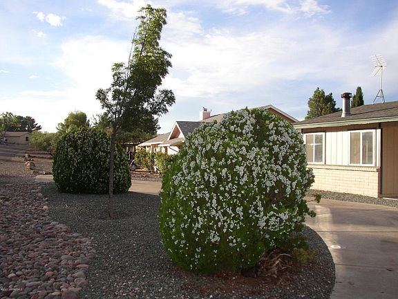 4th image of 1139 S Tonapah Dr