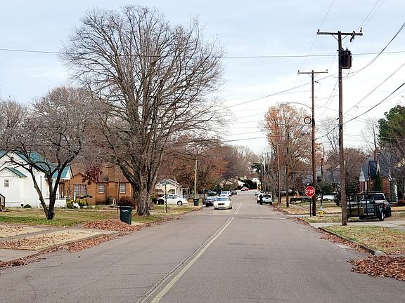 5th image of 815 High St E