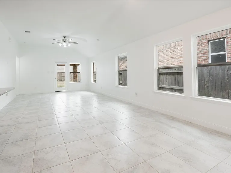 24207 Asher Hollow Ln — Photo 5